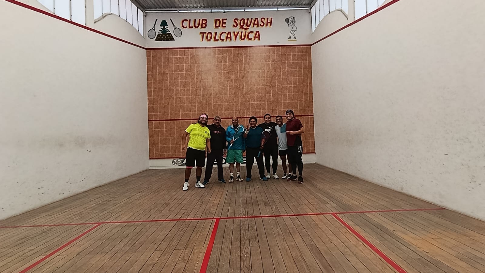 Jugadores foto grupal despues de un dia de retas